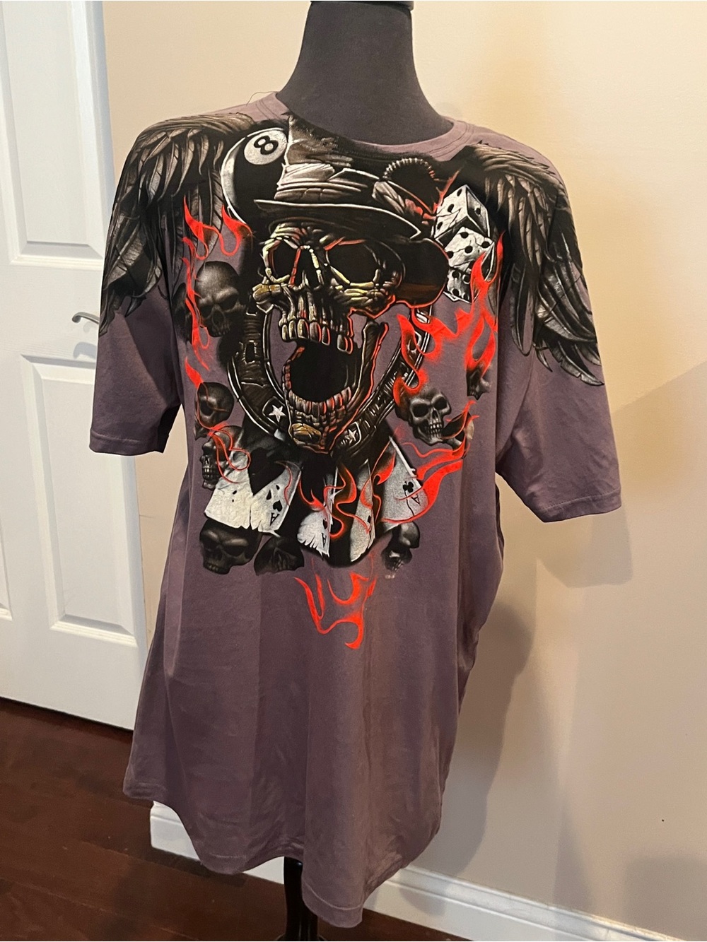 Graphic Skull Short Sleeve Tee in Charcoal with Red Accents - NEW